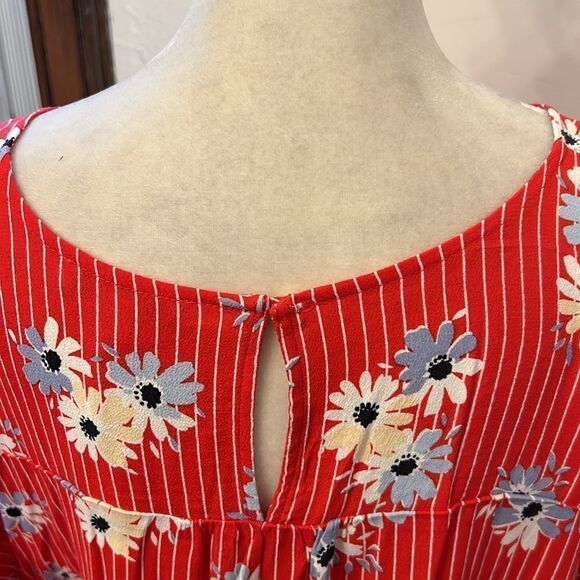 Madewell red white floral short sleeve V neckline blouse Size M New - Picture 7 of 11